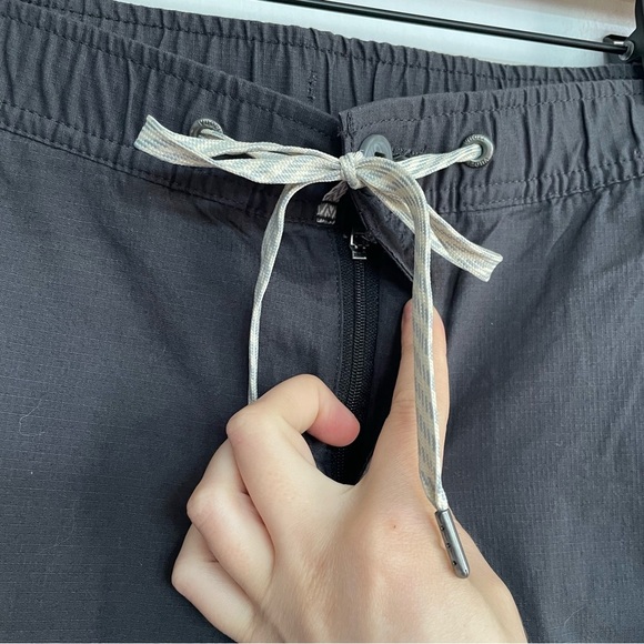 NWT Vuori Ripstop Pant Long Charcoal DuraTerra 2 way stretch Slim Fit Women’s XS - Picture 10 of 15